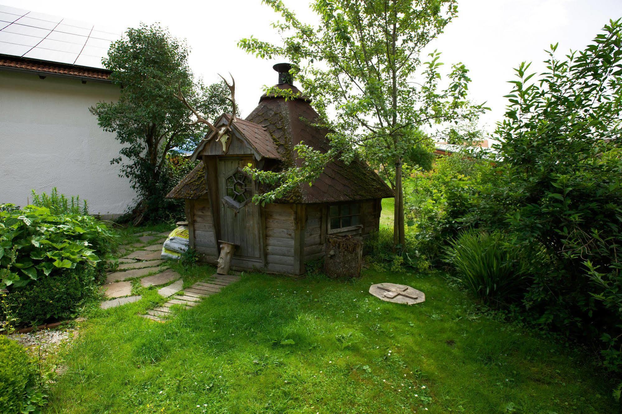 Landhotel Und Gasthof Kirchberger Wildsteig Exterior photo